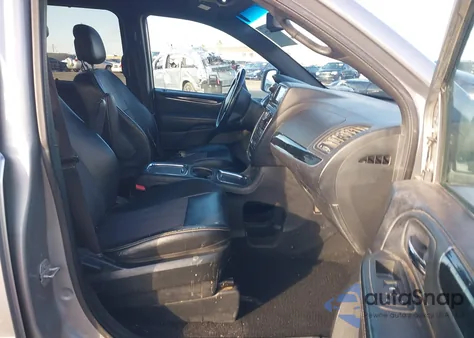 2015 Chrysler Town & Country S z USA, uszkodzony, nr VIN 2C4RC1HG7FR638959